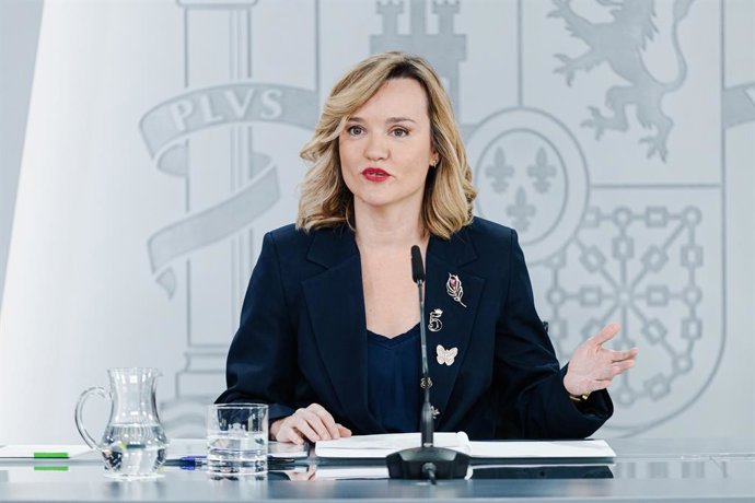 A porta-voz do ministro, Pilar Alegría, durante uma coletiva de imprensa após o Conselho de Ministros, no Palácio Moncloa, em 25 de março de 2025, em Madri (Espanha). O governo aprovou, na segunda rodada do Conselho de Ministros, o projeto de lei