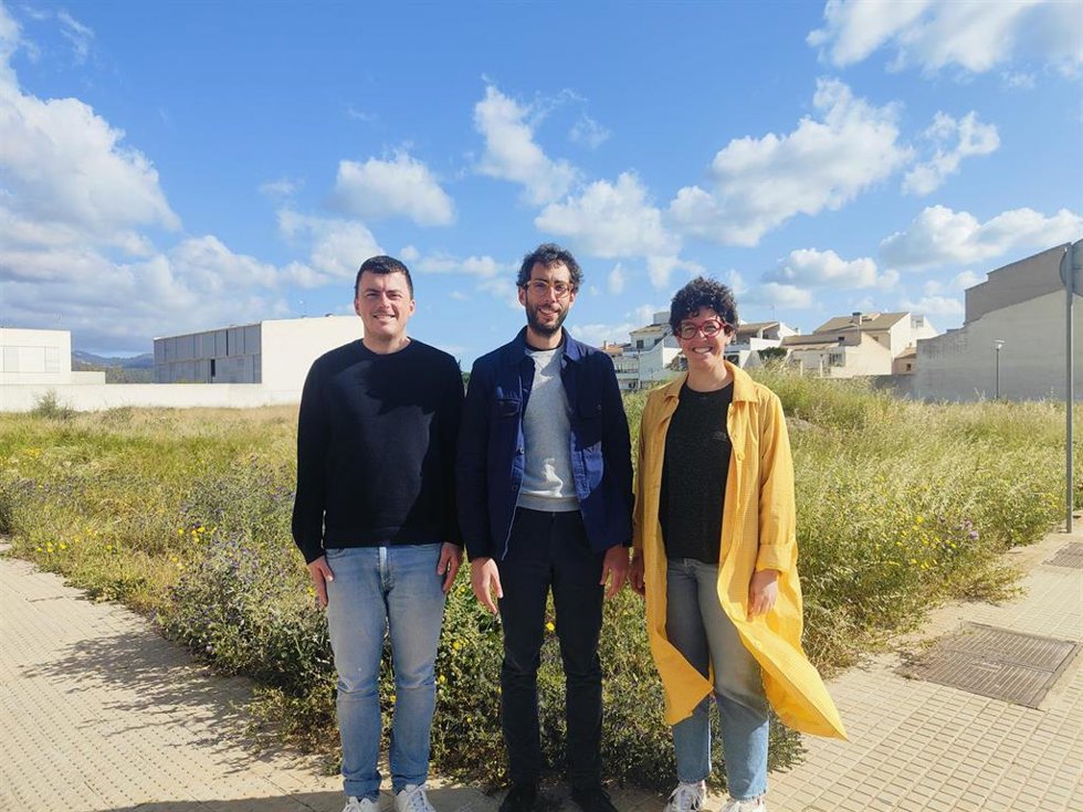 Archivo - Los regidores de MÉS per Sa Pobla, Biel Payeras, Antoni Simó Toms y Catalina M. Serra.