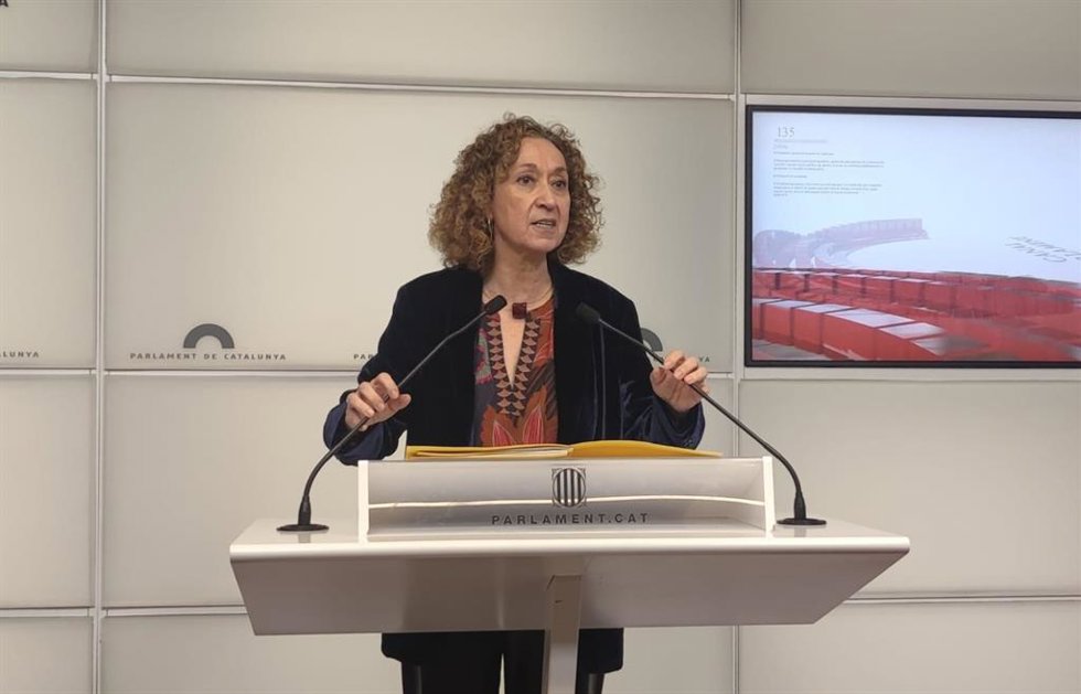 La portavoz de ERC en el Parlament, Ester Capella, en rueda de prensa