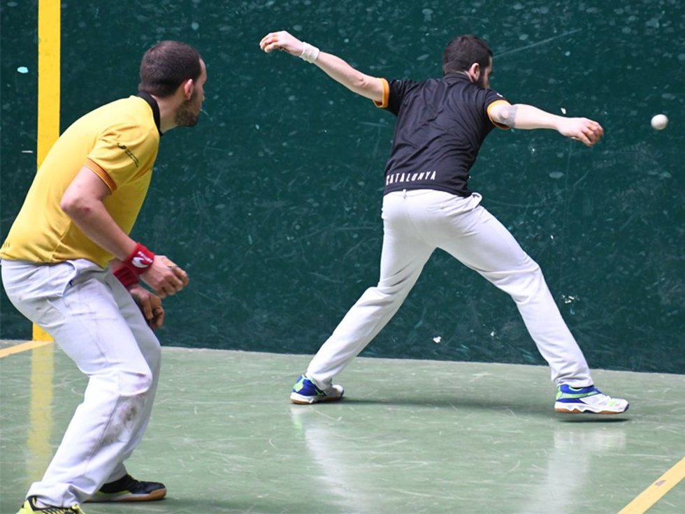Partido de pelota vasca entre Andoni Arrasate y Xabier Ortiz de Urbina, disputado en 2018.