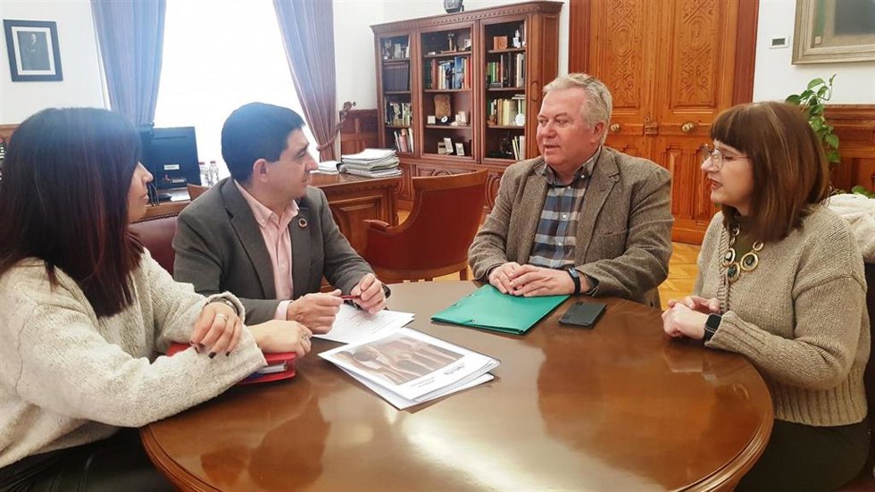 Reunión con representantes de la Cofradía Gastronómica El Dornillo.