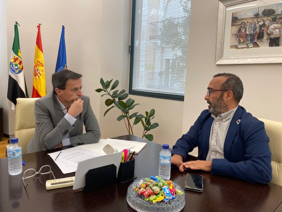 Archivo - El presidente de la Diputación de Badajoz, Miguel Ángel Gallardo, y el de la Diputación de Cáceres, Miguel Ángel Morales