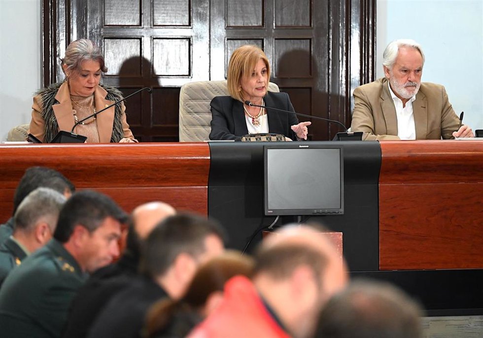 La alcaldesa de Jerez de la Frontera (Cádiz), María José García-Pelayo, y la subdelegada del Gobierno en Cádiz, Blanca Flores, en la Junta de Gobierno Local de Seguridad para preparar la Semana Santa, el Mundial de Motos y la Feria del Caballo.