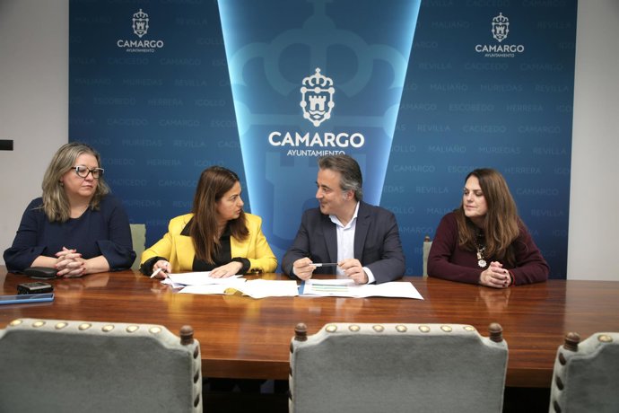 Reunión Begoña Gómez del Río y Diego Movellán