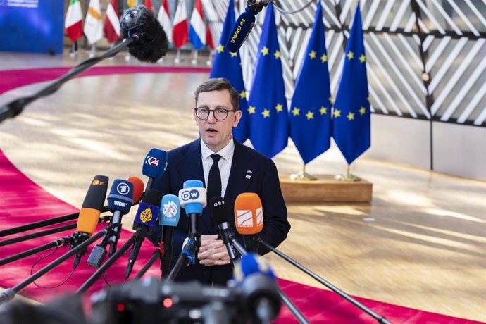 Kristen Michal, primer ministro de Estonia, atiende a los medios en Bruselas