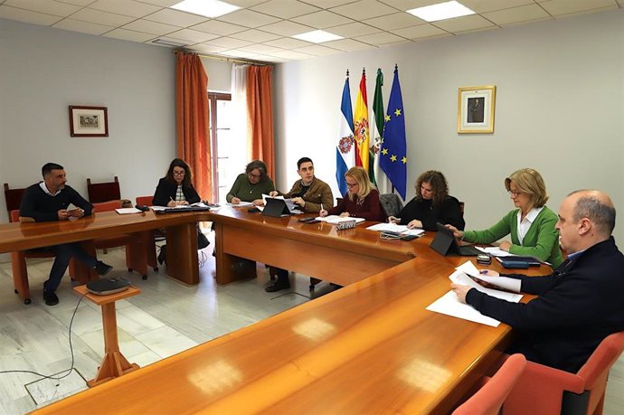 El teniente de alcaldesa de Servicios Públicos en el Ayuntamiento de Jerez de la Frontera, Jaime Espinar, en una reunión de Comujesa.