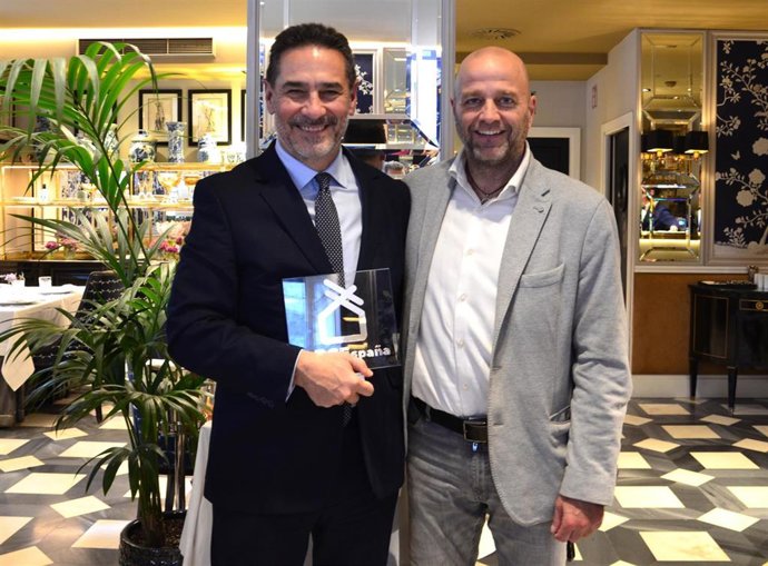 La Junta Rectora de la Asociación de Promotores Constructores de España (APCEspaña) ha celebrado el nombramiento del presidente de Vía Ágora, Juan Antonio Gómez Pintado, como presidente de honor de la asociación.