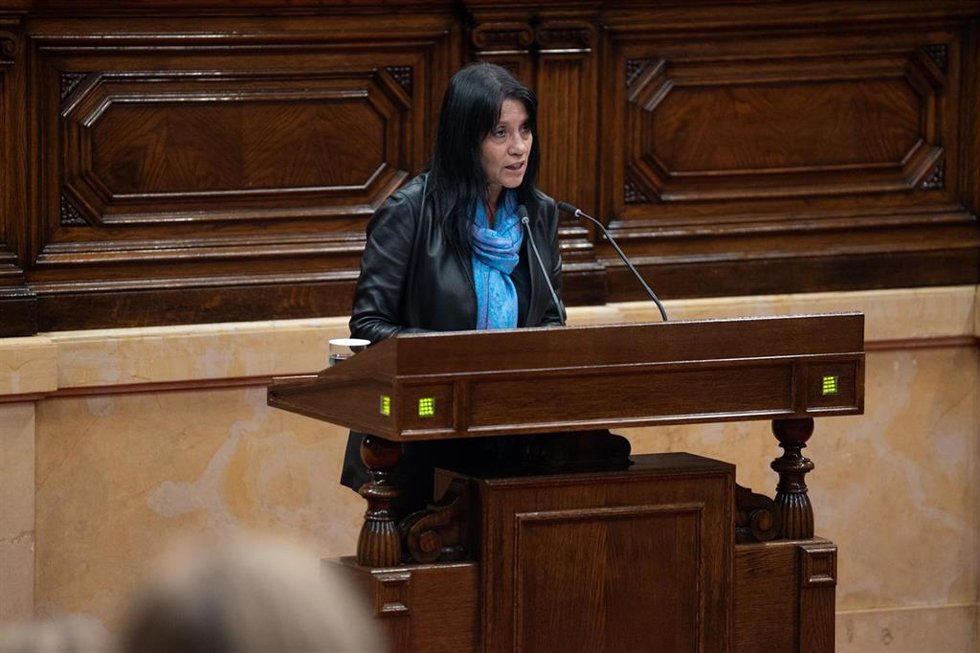 La diputada de Aliana Catalana (AC) en el Parlament Rosa Maria Soberana en el pleno monográfico de Rodalies en el Parlament