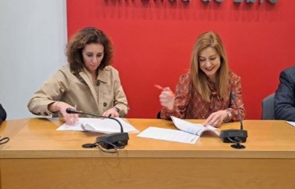 Enresa firma un convenio con los bomberos de Miranda para actuaciones de emergencia en el desmantelamiento de Garoña .