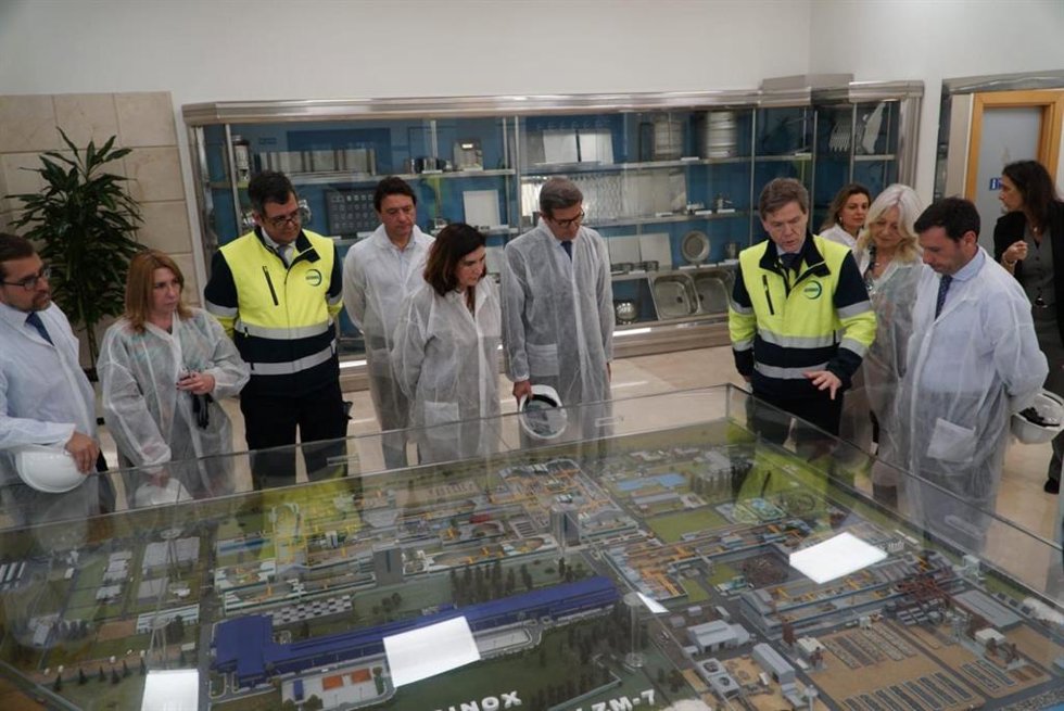 La consejera de Empleo, Empresa y Trabajo Autónomo, Rocío Blanco, en una visita a Acerinox