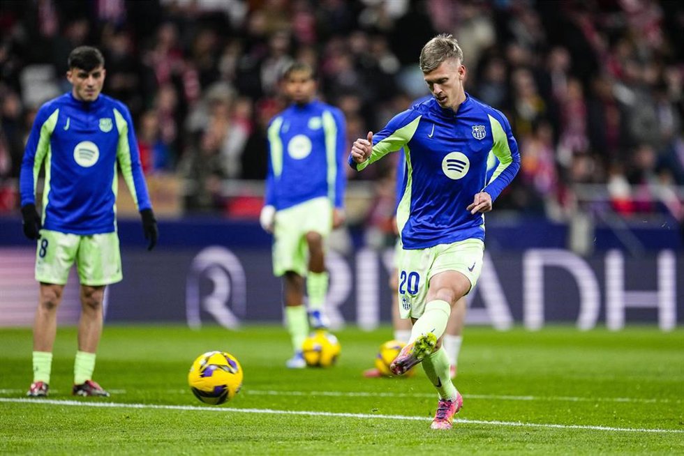 Dani Olmo of FC Barcelona warms up during the Spanish League, LaLiga EA Sports, football match played between Atletico de Madrid and FC Barcelona at Riyadh Air Metropolitano stadium on March 16, 2025, in Madrid, Spain.