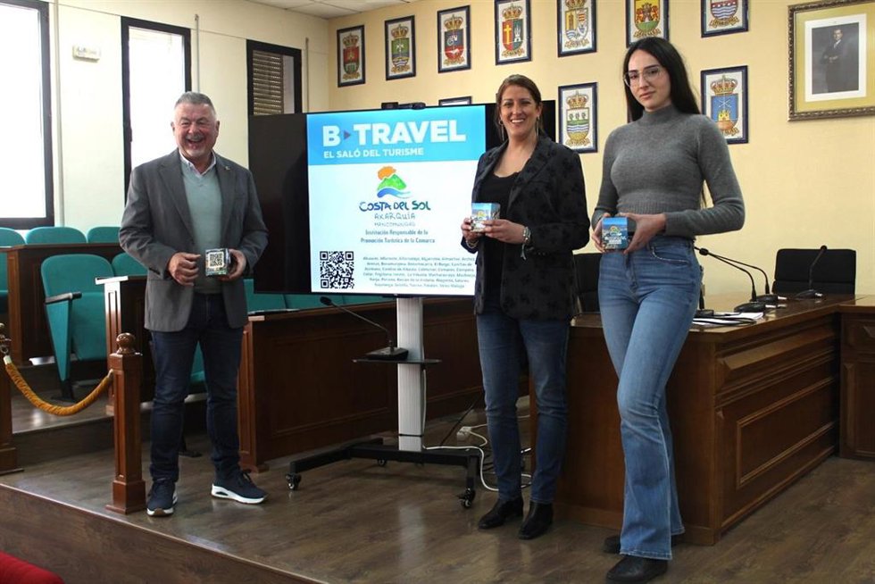 El presidente de la Mancomunidad de Municipios de la Costa del Sol Axarquía, Jorge Martín, informa de la presencia de la Mancomunidad Axarquía en la B-Travel