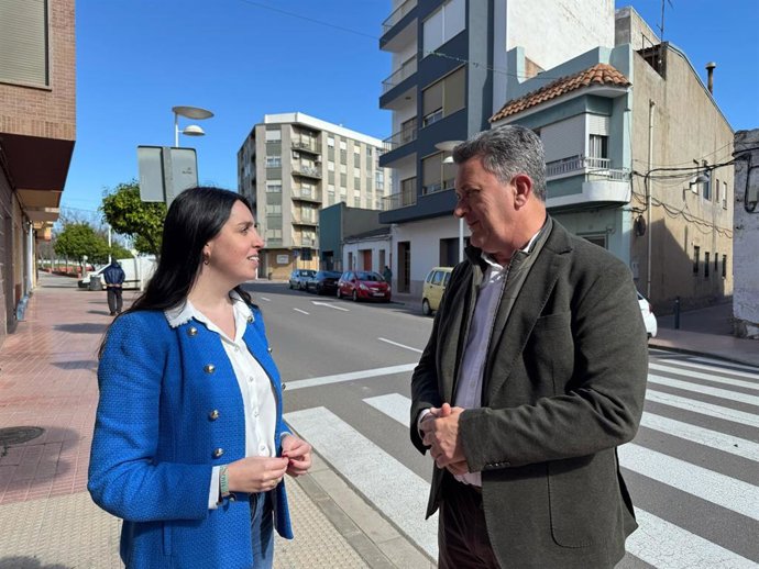 Vicente Martínez Mus y la alcaldesa de Torreblanca, Tania Agut