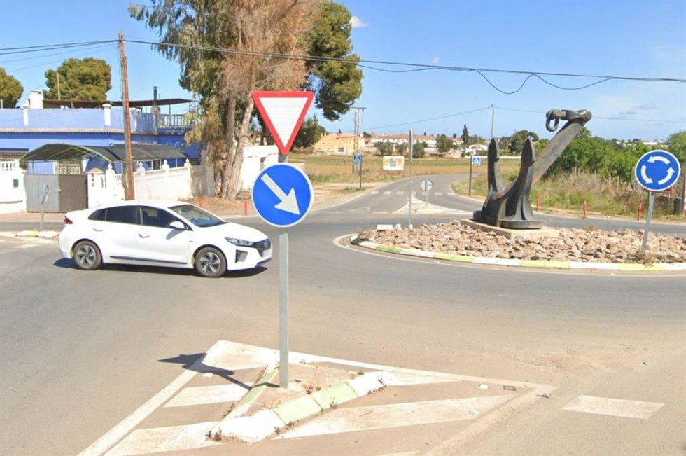 Camino del Sifón que conecta la AP-7 con la N-301 en Santa Ana