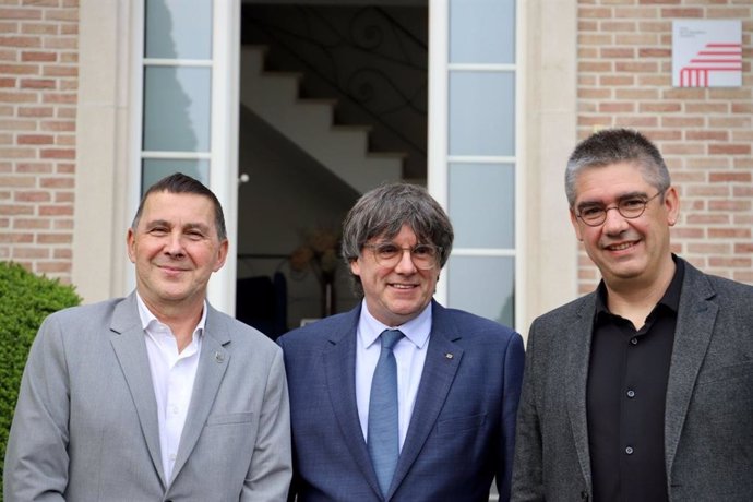 L'expresident Carles Puigdemont rep en Waterloo al secretari general d'EH Bildu, Arnaldo Otegi