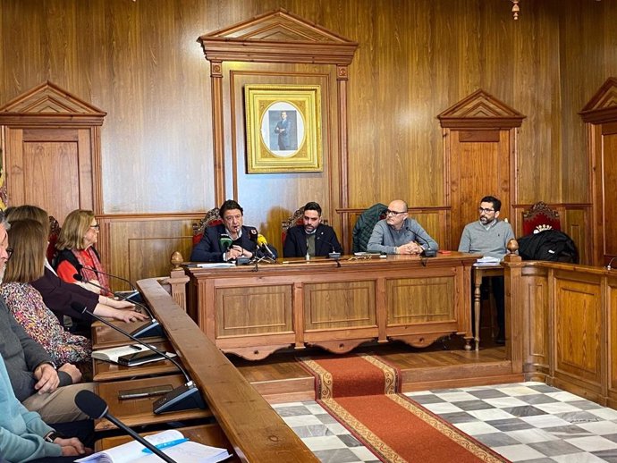 El delegado de Empleo, Daniel Sánchez, en Vejer con motivo de la jornada celebrada por los programas Andalucía Activa y Emplea-T .