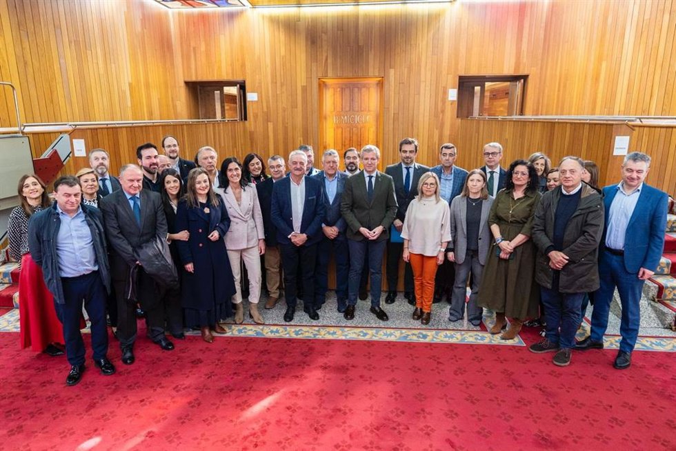 Alcaldes y portavoces del PP acuden al debate plenario sobre Altri.