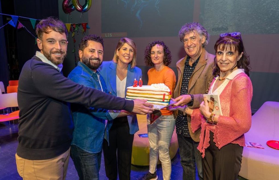 Más de 1.400 jóvenes conversan con los finalistas del Premio Hache y celebran los 20 años del proyecto educativo