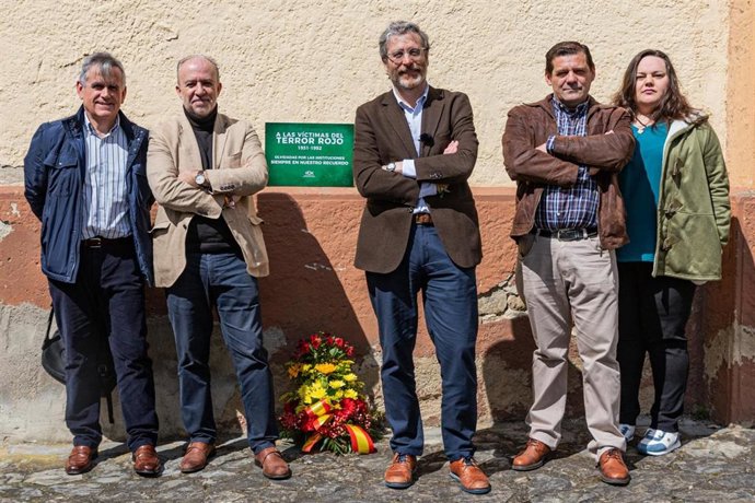 Vox rinde tributo en Nembra, Aller, a los cuatro asturianos "asesinados en 1936 por ser católicos".