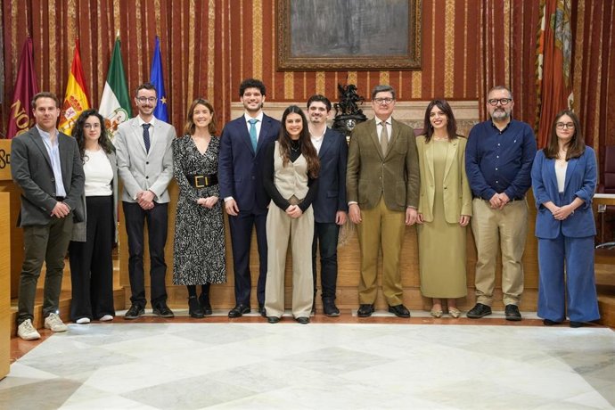 Reconocimiento, en el Salón Colón, a los jóvenes científicos y estudiantes sevillanos "más brillantes" de 2024.