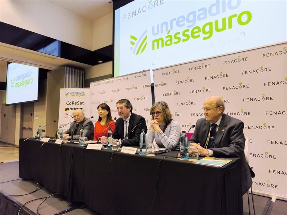 Los regantes piden que Transportes asuma las competencias del agua para impulsar inversiones hidráulicas.