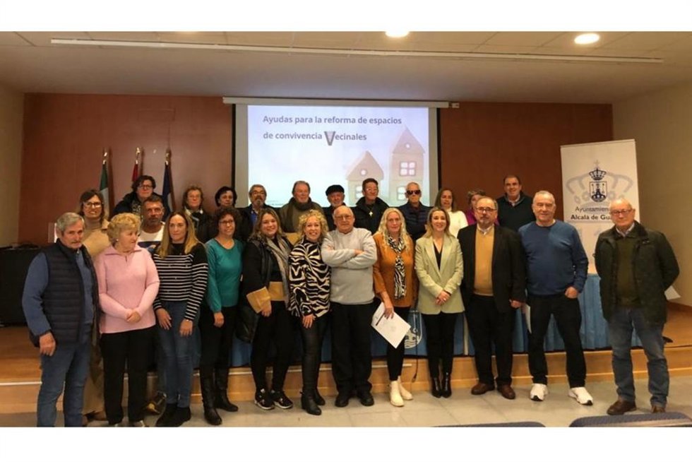 La alcaldesa y la delegada de Participación Ciudadana de Alcalá, con ocasión de la presentación de ayudas para el movimiento vecinal.