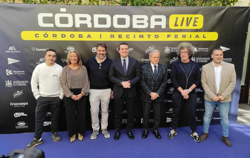 Autoridades y organizadores en la presentación del festival 'Córdoba Live'.