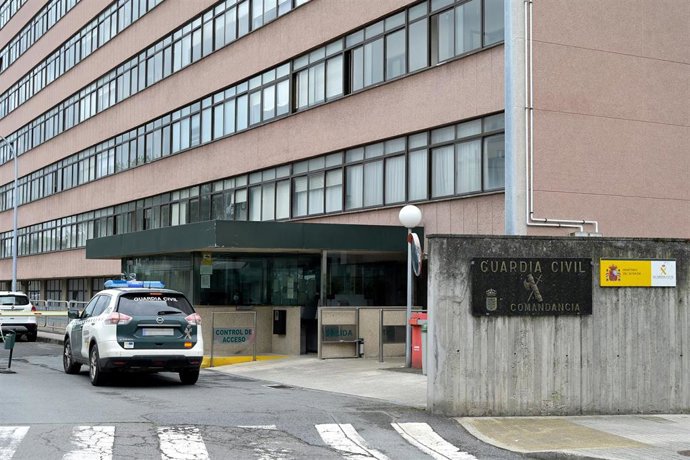 Archivo - Un vehículo de la Guardia Civil en las instalaciones de la comandancia de la Guardia Civil donde se encuentra detenido un hombre por una presunta agresión a su mujer, a 30 de mayo de 2022, en A Coruña, Galicia.