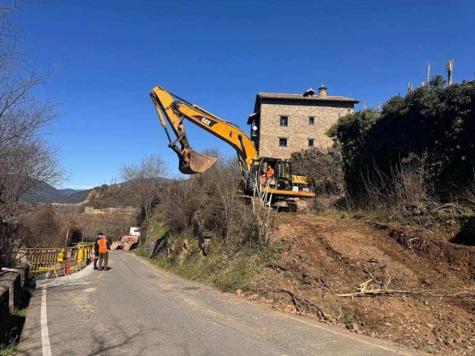 La DPH comienza las obras de urgencia en el acceso a la villa medieval de Aínsa.