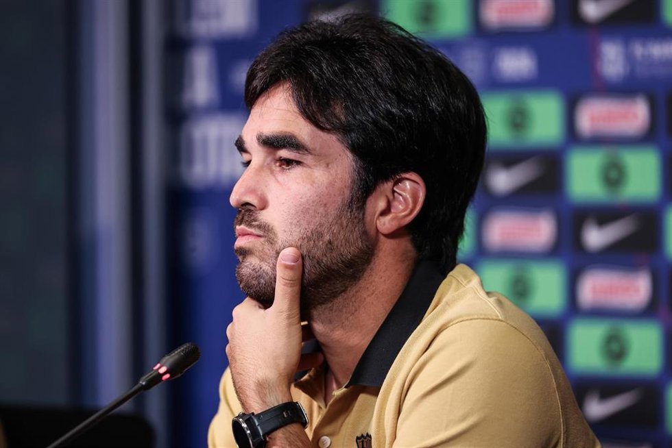 Archivo - El entrenador del Bara Femení, Pere Romeu, en rueda de prensa