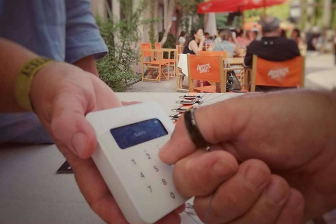 Vacaciones a la vista. ¿Cómo pagar con tarjeta y evitar el robo de datos?