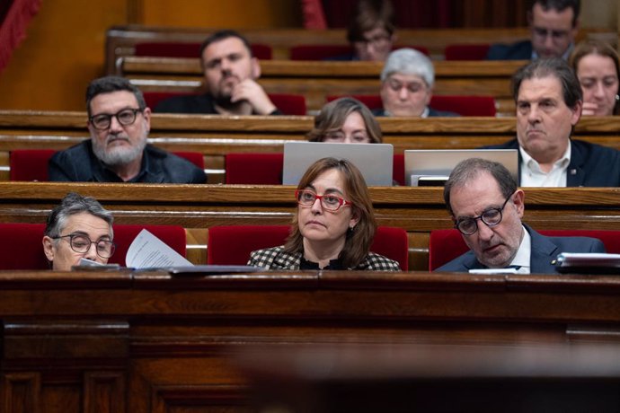 Els consellers Olga Pané, Sílvia Paneque i Ramon Espadaler, en una sessió plenària al Parlament