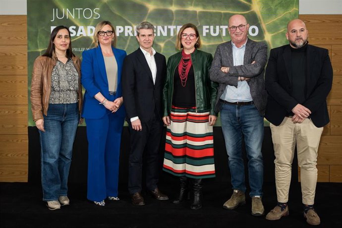 Autoridades en el evento de Philip Morris 'Juntos. Pasado, presente y futuro'