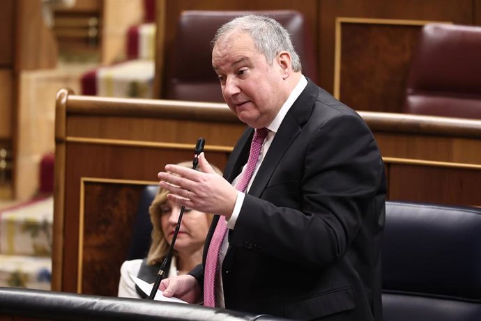 El ministro de Industria y Turismo, Jordi Hereu, interviene durante una sesión de control al Gobierno, en el Congreso de los Diputados, a 19 de marzo de 2025, en Madrid (España).