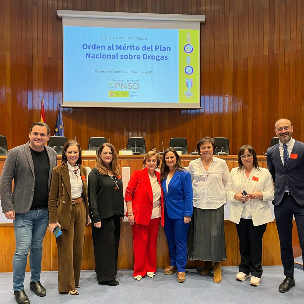 La consejera de Inclusión Social, Juventud, Familias e Igualdad, Begoña Gómez del Río, asiste al acto de entrega de la Cruz Blanca al Mérito del Plan Nacional de Drogas concedida a la entidad AMAT