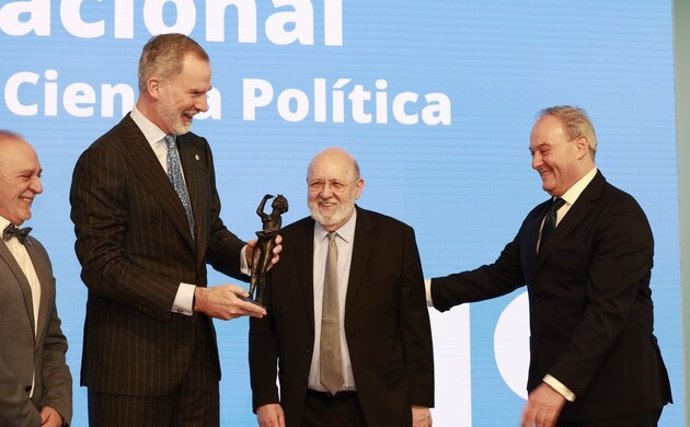 El Rey entrega a Pablo Oñate Rubalcaba el Premio Nacional de Sociología y Ciencia Política 2024