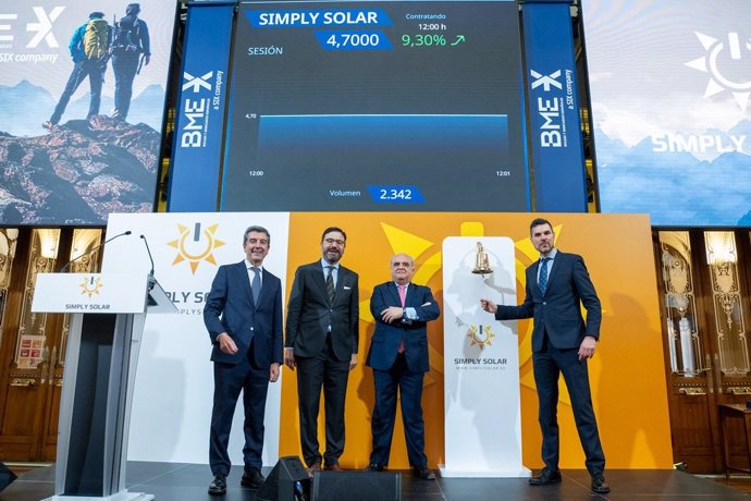 Debut bursátil en el Palacio de la Bolsa de Simply Solar, a 26 de marzo de 2025, Madrid, España.