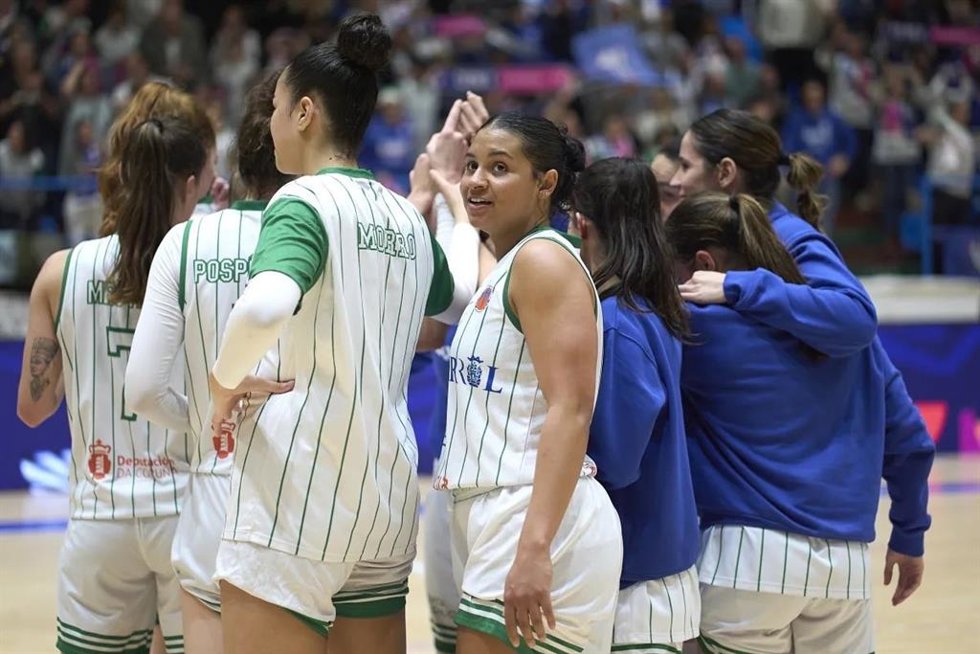 Las jugadoras del BAXI Ferrol, después de un partido en la Eurocup Femenina.
