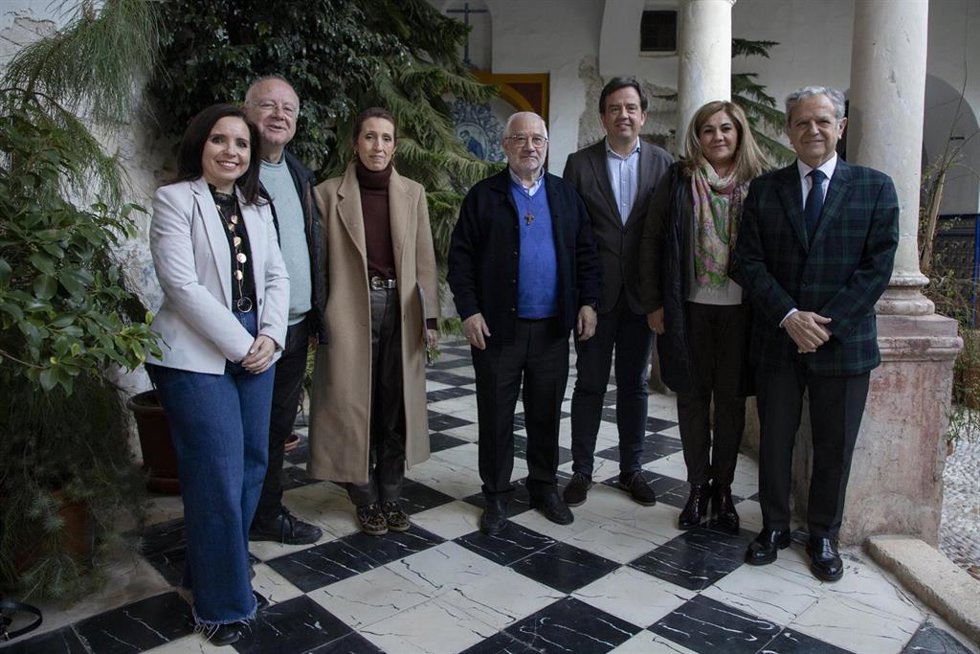 El presidente de la Diputación de Córdoba, Salvador Fuentes, en su visita al Convento de la Madre de Dios de Lucena.