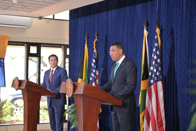 O secretário de Estado dos EUA, Marco Rubio, em uma coletiva de imprensa com o primeiro-ministro da Jamaica, Andrew Holness.