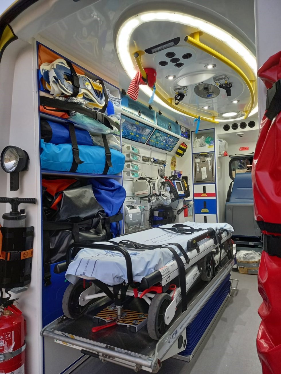 Ambulancia del Servicio de Urgencias Canario (SUC)