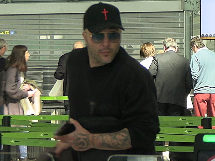 Kiko Rivera en el aeropuerto de Barcelona