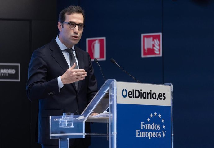 El ministro de Economía, Comercio y Empresa, Carlos Cuerpo, interviene durante la primera jornada de la V edición del foro ‘Fondos Europeos’ de elDiario.es