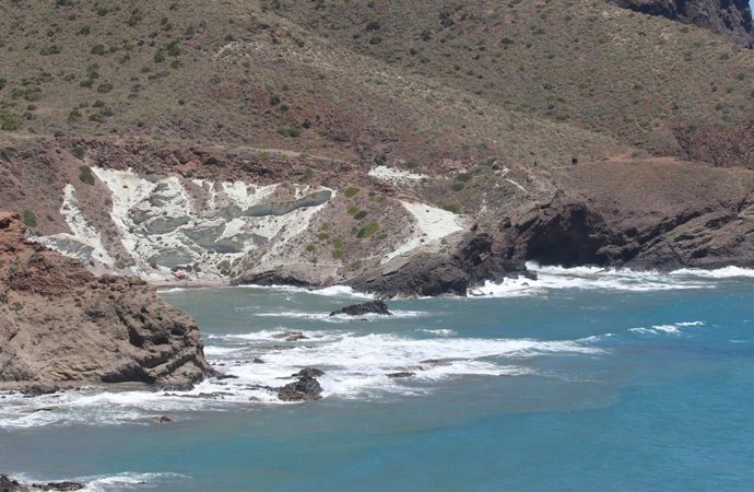 Archivo - Arquivo - Cala Rajá, onde a Guardia Civil localizou no mar os corpos sem vida de um homem e uma mulher que, na ausência de identificação oficial, corresponderiam aos dois nadadores de 30 e 36 anos de nacionalidade lituana que desapareceram no do