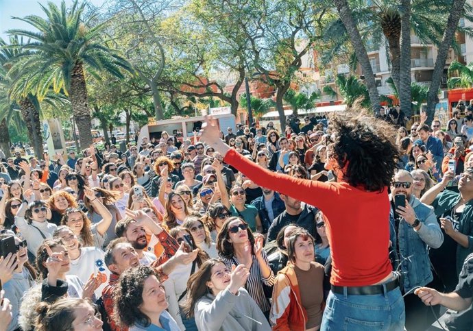 Serialparc celebra la primavera con el regreso de Australian Blonde y el directo de Luis Brea en el Parc de l'Oest