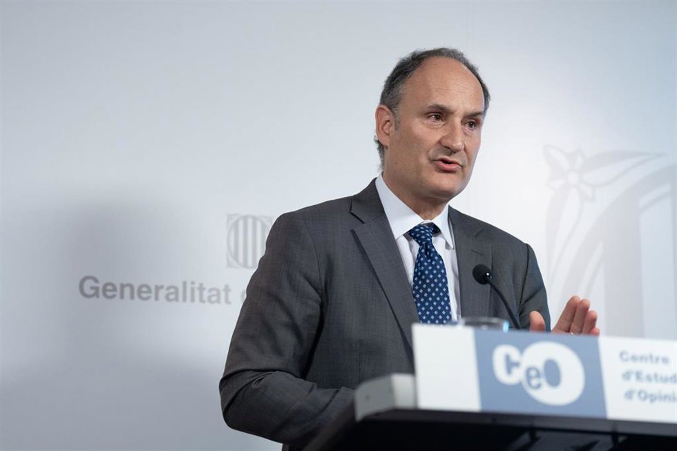 El director del Centro de Estudios de Opinión (CEO), Joan Rodríguez Teruel, presenta, en rueda de prensa, los resultados de la 1 ola del Barómetro de Opinión Política de 2025, a 27 de marzo de 2025, en Barcelona, Cataluña (España). El Barómetro de Opin
