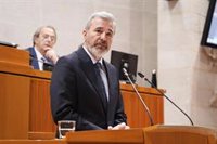 Azcón afirma que el PSOE de Alegría "se entrega" a La Moncloa en lugar de defender los intereses de Aragón