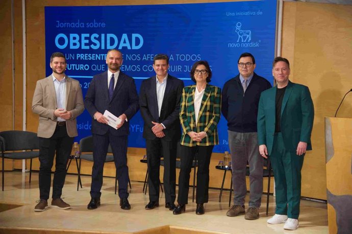 Palestrantes da conferência sobre obesidade "De um presente que afeta a todos nós para um futuro que podemos construir juntos".