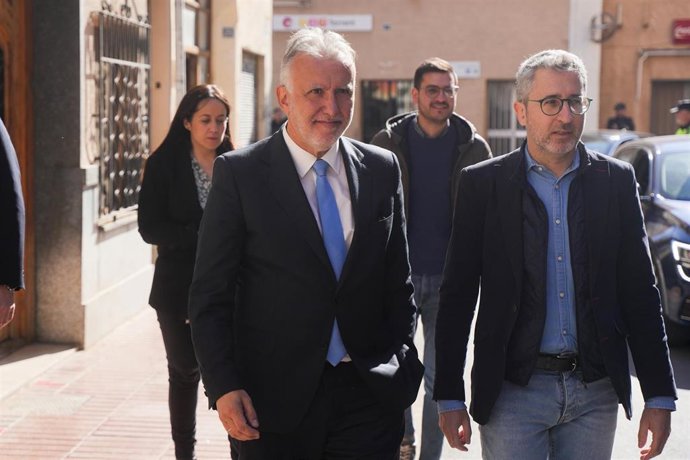 El ministro Torres a su llegada a Torrent (Valencia)