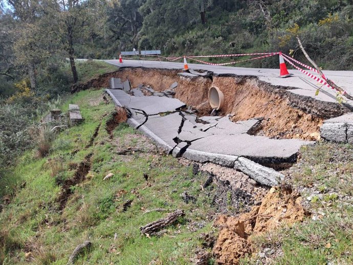 Carretera Jimena-Puerto Galis.
